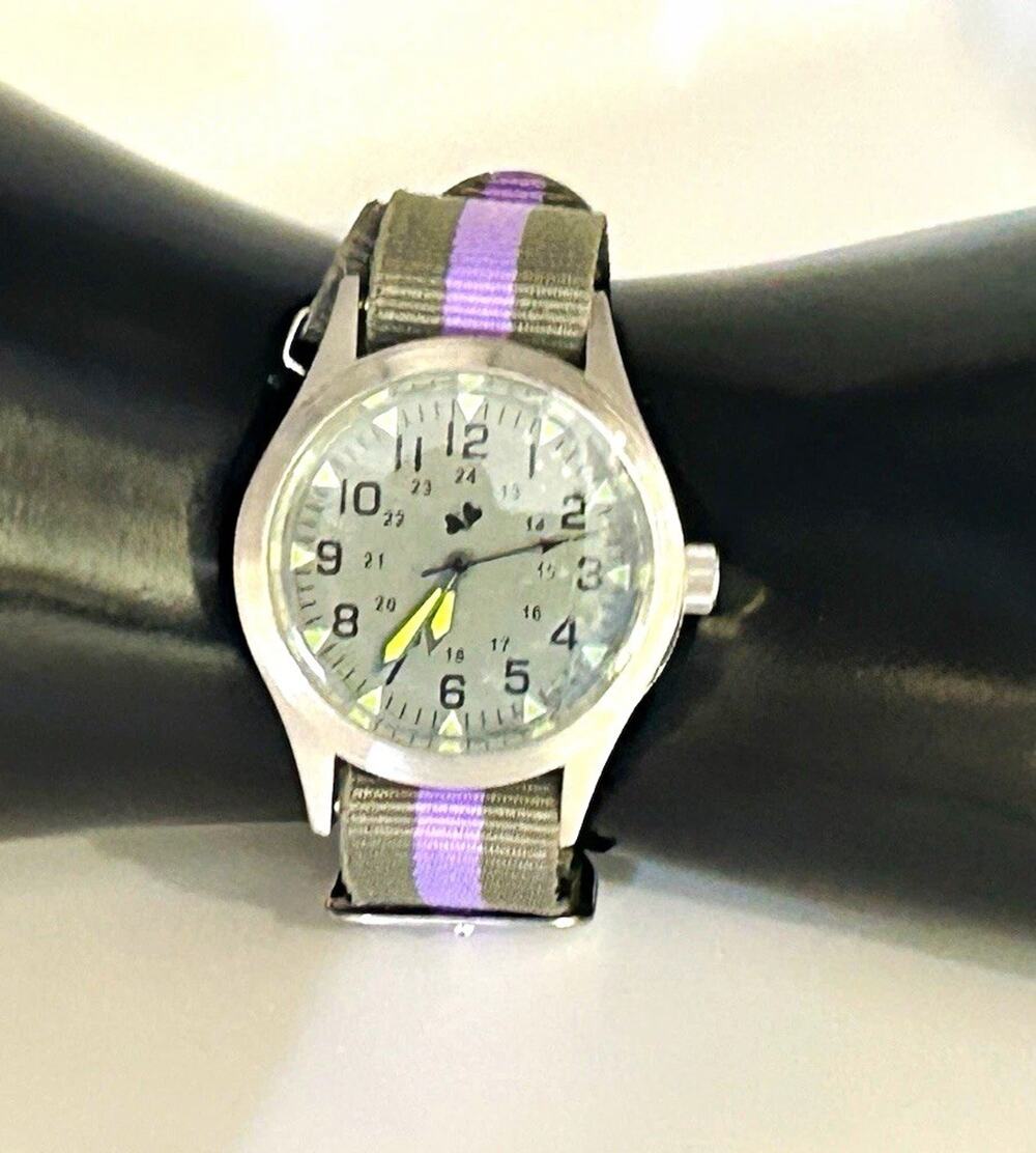 Women’s Vintage Wristwatch Gray Dial Silver Steel Case Gray/Purple Strap